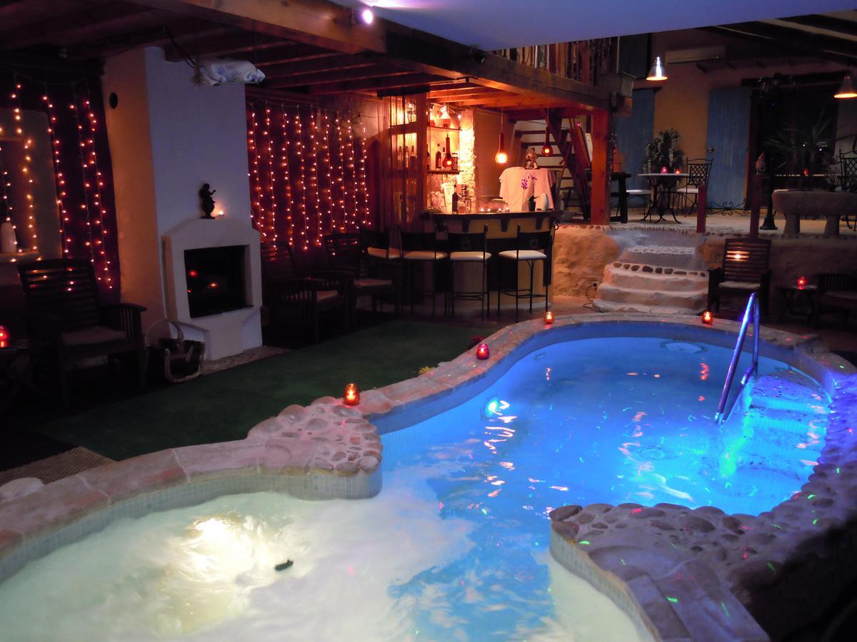 Bastide Des Princes B&B Caderousse Eksteriør bilde